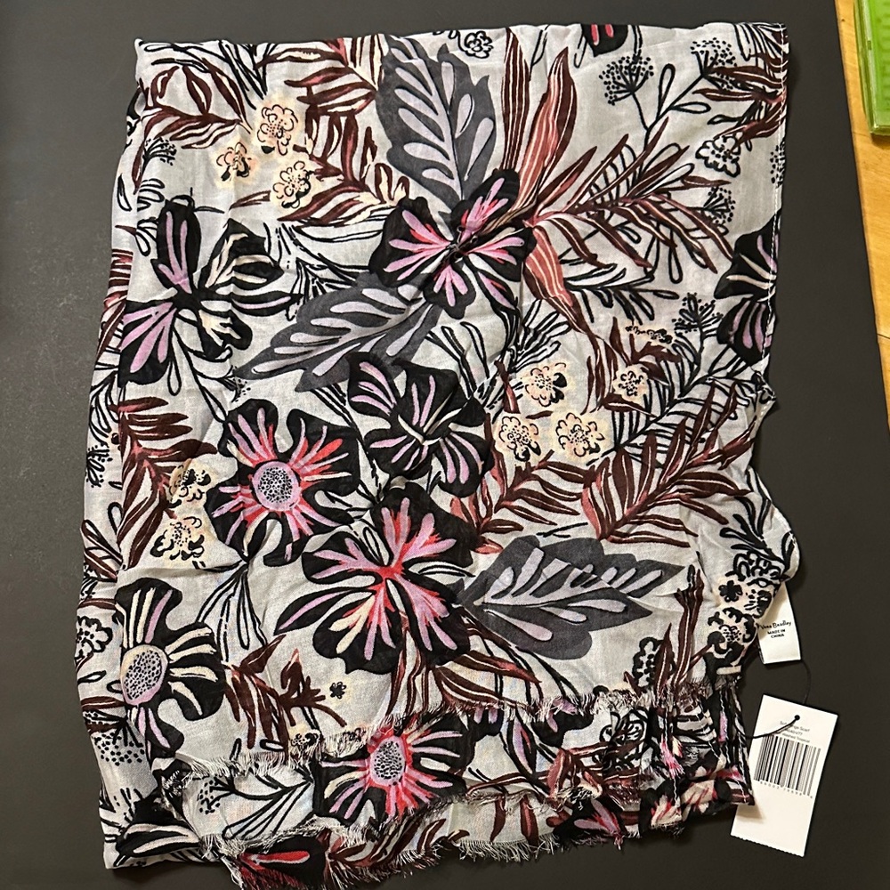 Vera Bradley Floral Patterned wrap NWT 6’ x 2’